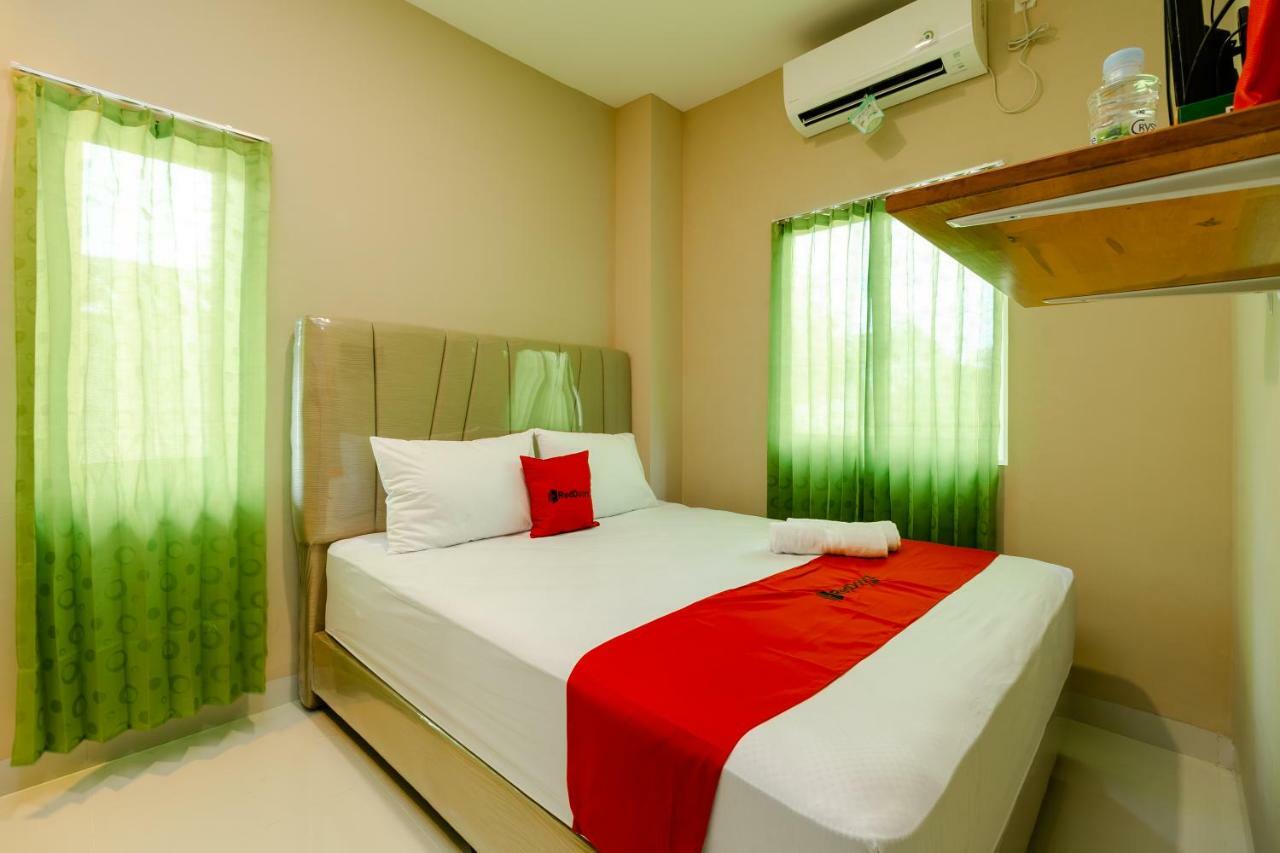 Hotel Reddoorz Syariah @ Panglima Polem Aceh à Banda Aceh Extérieur photo